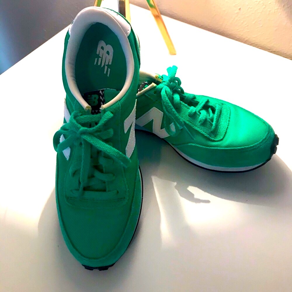 New Balance 410 sneaker 7.5 woman’s green